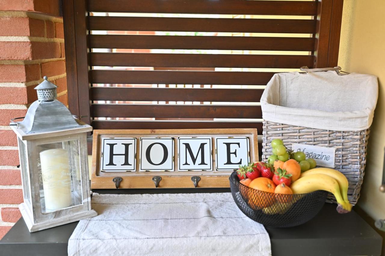 Aura Loving Home Con 4 Posti Letto, Cucina Completa, Terrazzo Ed Un Grande Parco Verde Serravalle d'Asti Exterior foto