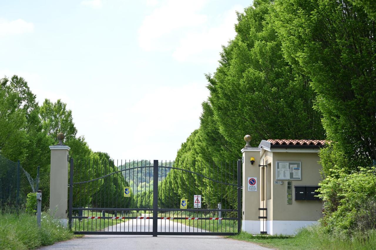 Aura Loving Home Con 4 Posti Letto, Cucina Completa, Terrazzo Ed Un Grande Parco Verde Serravalle d'Asti Exterior foto