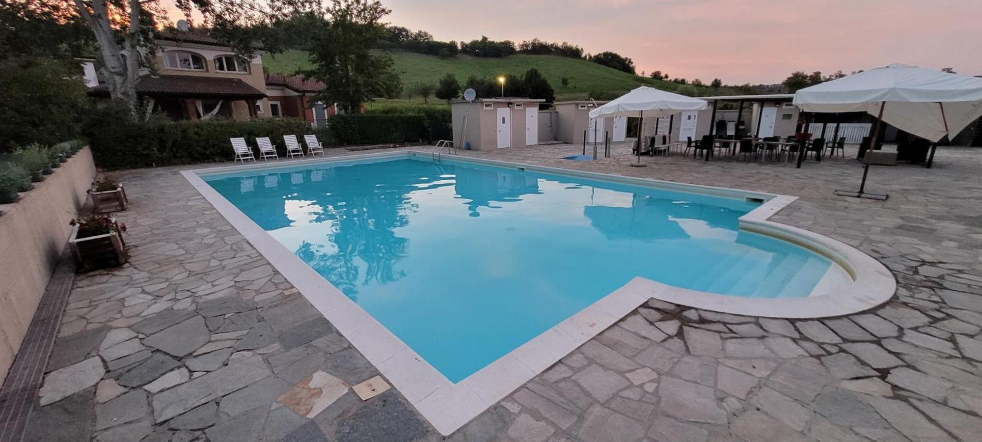 Aura Loving Home Con 4 Posti Letto, Cucina Completa, Terrazzo Ed Un Grande Parco Verde Serravalle d'Asti Exterior foto