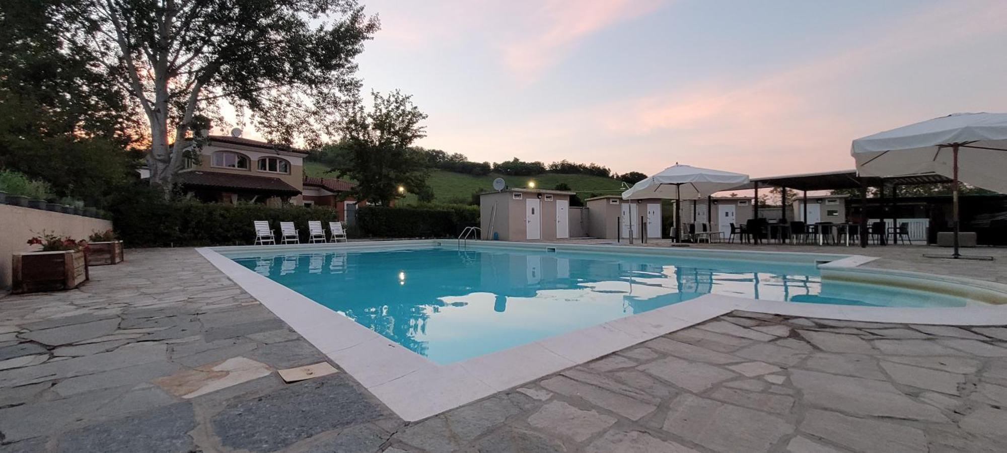 Aura Loving Home Con 4 Posti Letto, Cucina Completa, Terrazzo Ed Un Grande Parco Verde Serravalle d'Asti Exterior foto