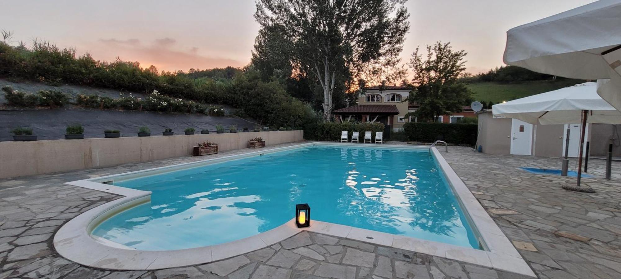 Aura Loving Home Con 4 Posti Letto, Cucina Completa, Terrazzo Ed Un Grande Parco Verde Serravalle d'Asti Exterior foto